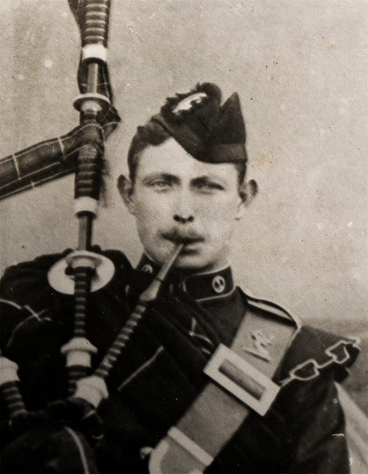 Photo of photos/Donald Ewen MacLennan 1883-1946 headshot portrait